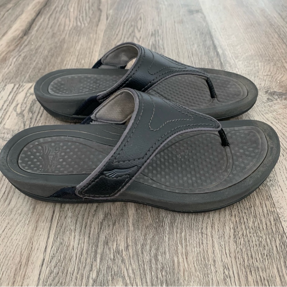 Dansko Black Flip Flops Wedge Sandals Women 37 6.5 / 7 Summer Beach